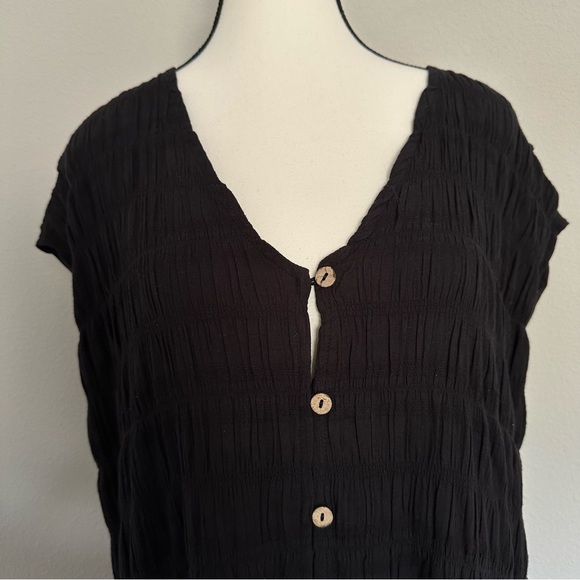*VESTIQUE* Black Button Shift Dress - Picture 3 of 7
